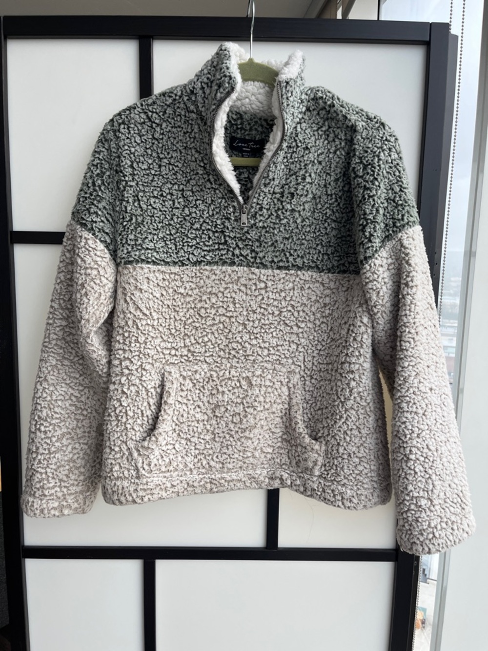 Love Tree Two-Tone Green and Cream Sherpa Pullover Jacket